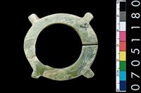 藏品(帶四突起玦形耳飾)的圖片