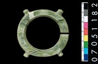 藏品(帶四突起玦形耳飾)的圖片