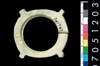 藏品(帶四突起玦形耳飾)的圖片