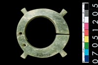 藏品(帶四突起玦形耳飾)的圖片