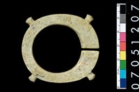 藏品(帶四突起玦形耳飾)的圖片