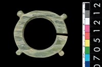 藏品(帶四突起玦形耳飾)的圖片