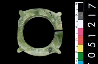 藏品(帶四突起玦形耳飾)的圖片