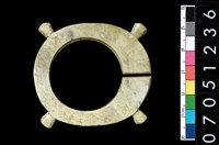 藏品(帶四突起玦形耳飾)的圖片