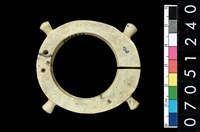 藏品(帶四突起玦形耳飾)的圖片