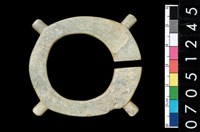 藏品(帶四突起玦形耳飾)的圖片