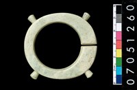 藏品(帶四突起玦形耳飾)的圖片