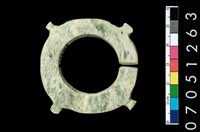 藏品(帶四突起玦形耳飾)的圖片