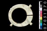 藏品(帶四突起玦形耳飾)的圖片