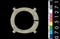 藏品(帶四突起玦形耳飾)的圖片