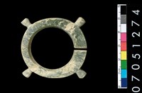 藏品(帶四突起玦形耳飾)的圖片