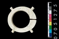 藏品(帶四突起玦形耳飾)的圖片