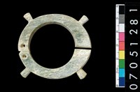 藏品(帶四突起玦形耳飾)的圖片