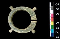 藏品(帶四突起玦形耳飾)的圖片