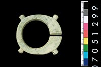 藏品(帶四突起玦形耳飾)的圖片