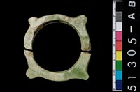 藏品(帶四突起玦形耳飾)的圖片