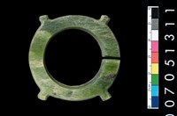 藏品(帶四突起玦形耳飾)的圖片