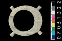 藏品(帶四突起玦形耳飾)的圖片