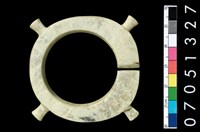 藏品(帶四突起玦形耳飾)的圖片