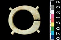 藏品(帶四突起玦形耳飾)的圖片