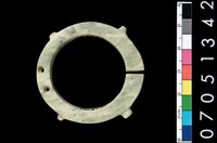 藏品(帶四突起玦形耳飾)的圖片