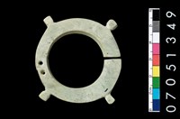 藏品(帶四突起玦形耳飾)的圖片