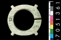 藏品(帶四突起玦形耳飾)的圖片