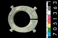 藏品(帶四突起玦形耳飾)的圖片