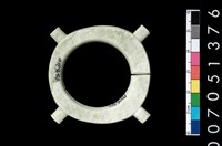 藏品(帶四突起玦形耳飾)的圖片