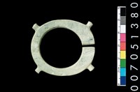 藏品(帶四突起玦形耳飾)的圖片