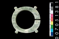 藏品(帶四突起玦形耳飾)的圖片