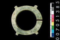 藏品(帶四突起玦形耳飾)的圖片