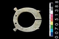 藏品(帶四突起玦形耳飾)的圖片