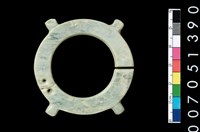 藏品(帶四突起玦形耳飾)的圖片