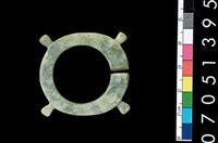 藏品(帶四突起玦形耳飾)的圖片