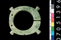 藏品(帶四突起玦形耳飾)的圖片