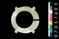 藏品(帶四突起玦形耳飾)的圖片