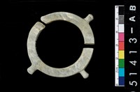 藏品(帶四突起玦形耳飾)的圖片