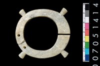 藏品(帶四突起玦形耳飾)的圖片