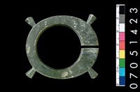 藏品(帶四突起玦形耳飾)的圖片