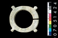 藏品(帶四突起玦形耳飾)的圖片