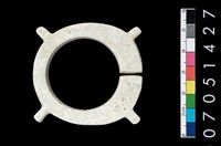 藏品(帶四突起玦形耳飾)的圖片