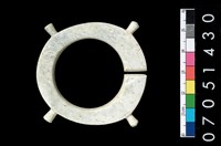 藏品(帶四突起玦形耳飾)的圖片