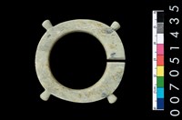 藏品(帶四突起玦形耳飾)的圖片