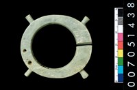 藏品(帶四突起玦形耳飾)的圖片