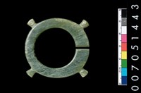 藏品(帶四突起玦形耳飾)的圖片