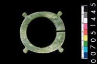 藏品(帶四突起玦形耳飾)的圖片