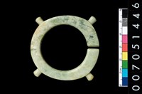 藏品(帶四突起玦形耳飾)的圖片