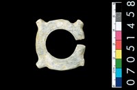 藏品(帶四突起玦形耳飾)的圖片