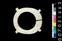 藏品(帶四突起玦形耳飾)的圖片